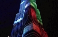 UAEのナショナル・デイ用にライトアップされたブルジュ・ハリファ
