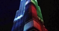 UAEのナショナル・デイ用にライトアップされたブルジュ・ハリファ
